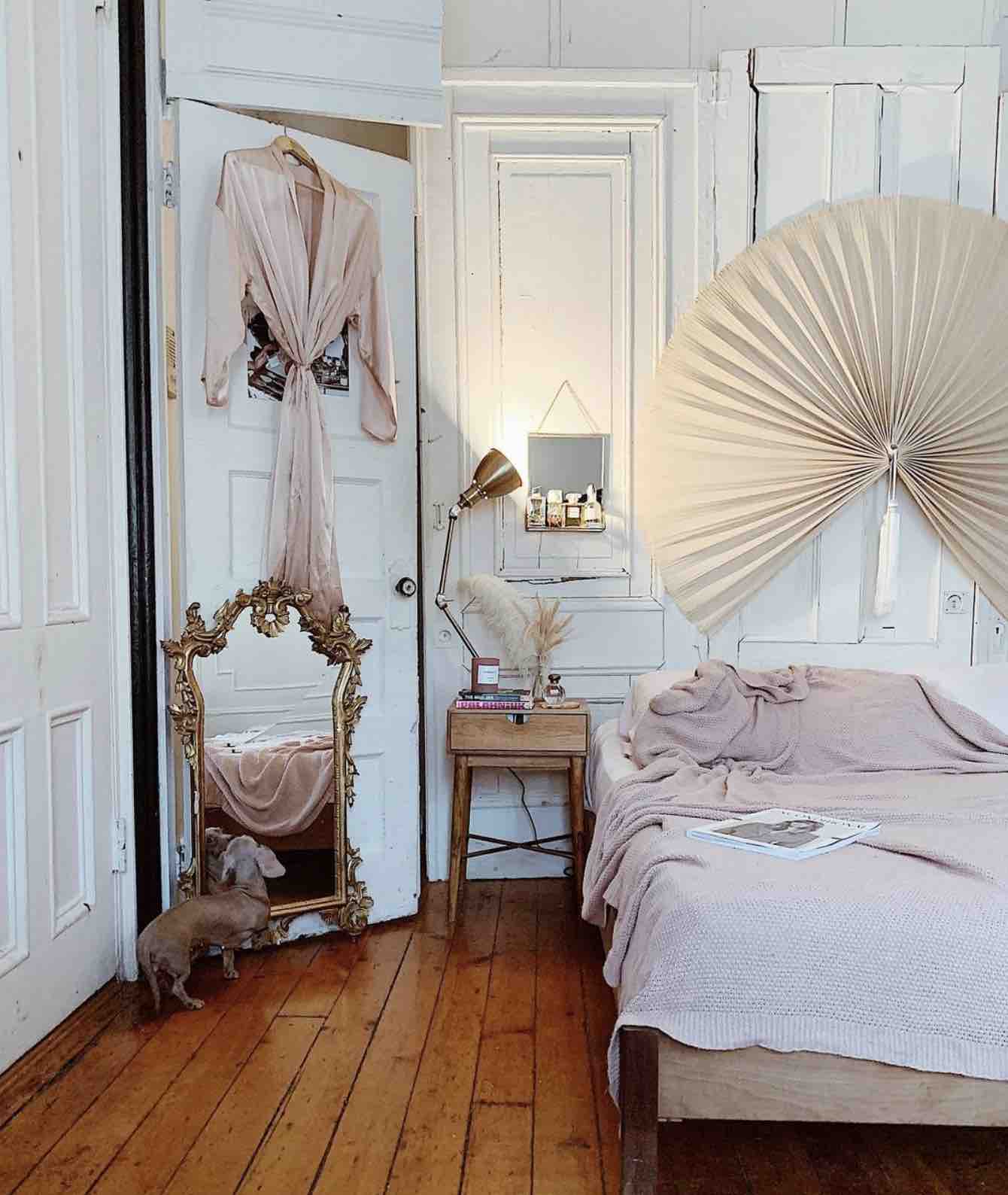 How to Create the Perfect Shabby Chic Bedroom (18 Stylish Ideas)